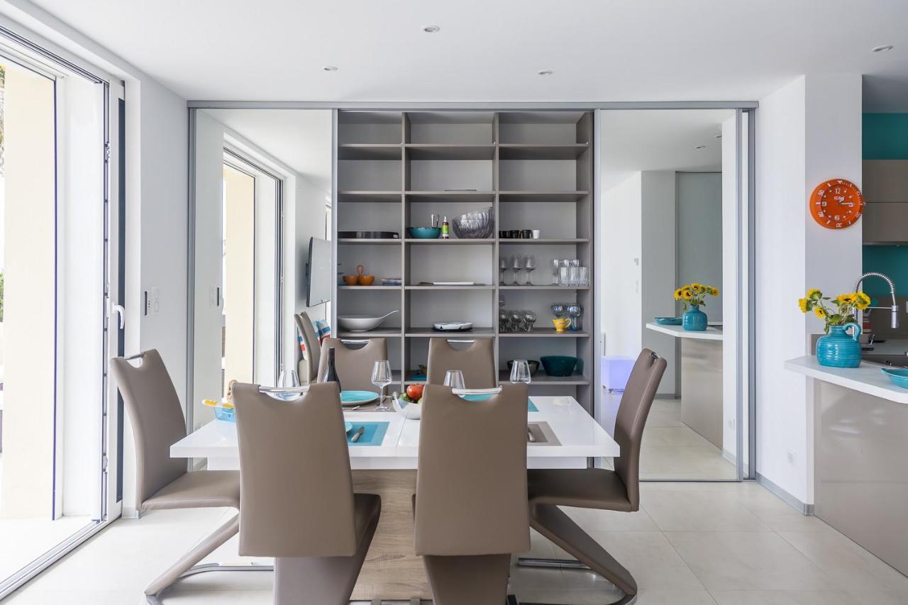 Ground Floor On Seafront With Large Terrace Apartamento *